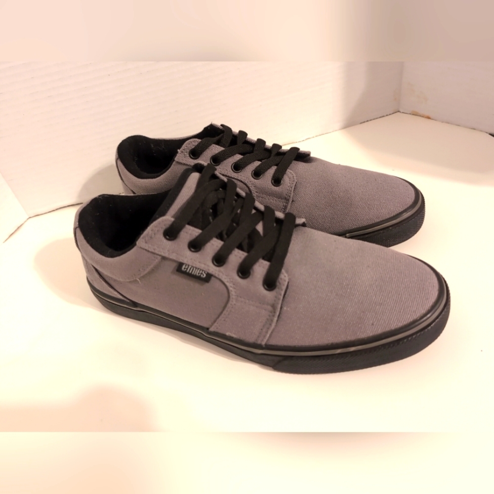 Etnies Gray and Black Sneakers barge LS Men's Size 8.5